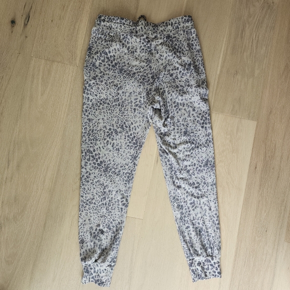 Sundry Women's Animal Print Pull On Jogger Sweatpants in Oatmeal - Picture 3 of 5